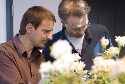 Dr Andrei Belimov (All Russia Research Institute for Agriculture and Microbiology), Professor Bill Davies, Dr Ian Dodd (LEC).