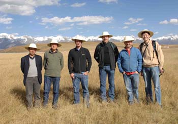 Prof Bardgett (3rd from left) on the Qinghai-Tibetan plateau