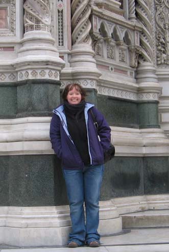 Cassandra Farrin at the Duomo in Florence